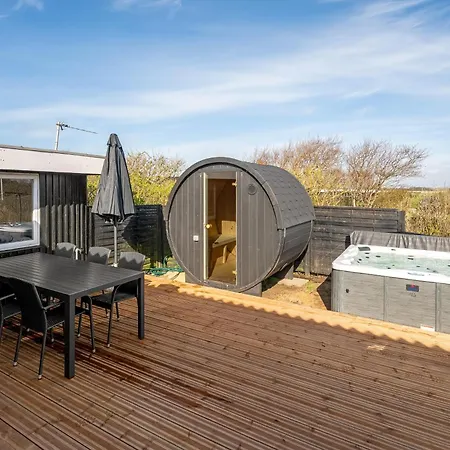 Lovely Newly Renovated House - 1005 *